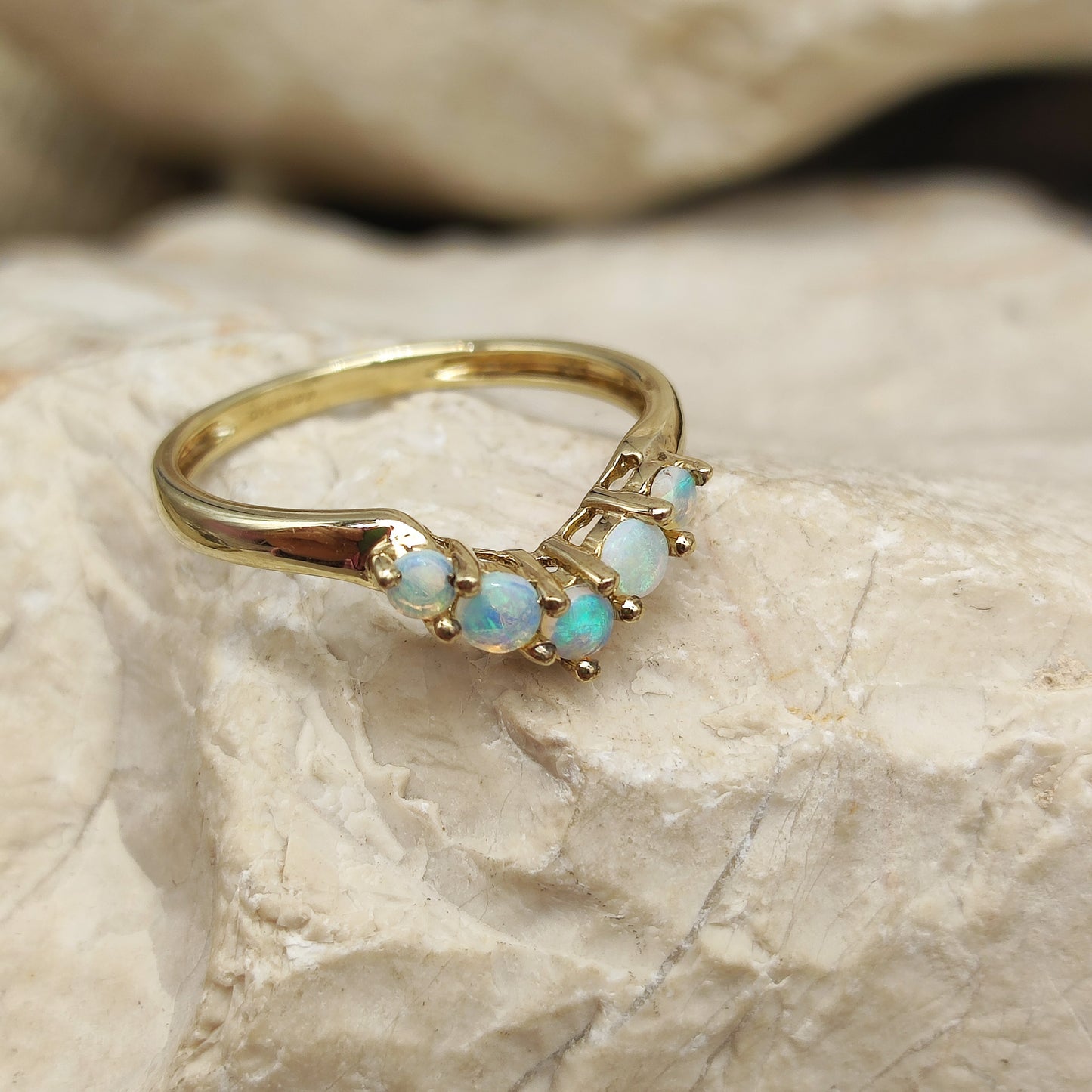Vintage Opal wishbone ring in 9K gold