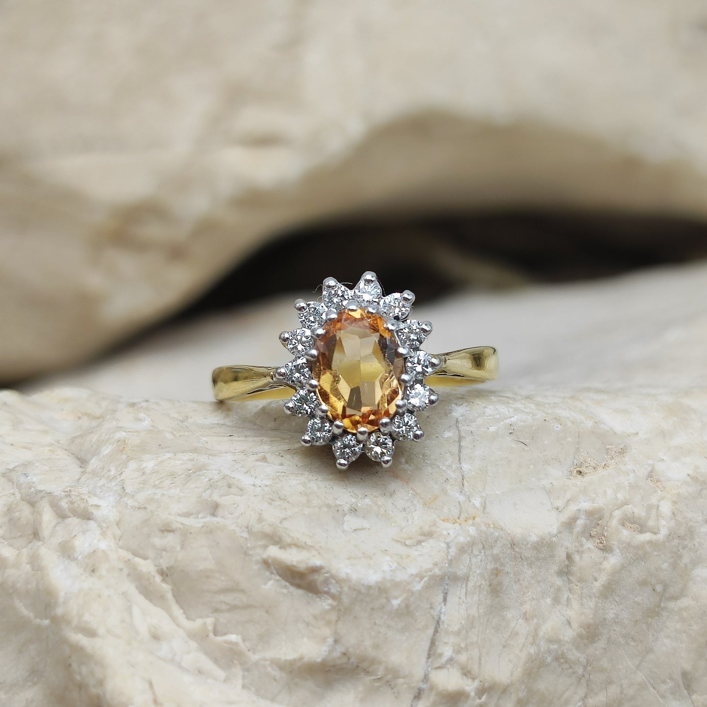 Vintage Spinel and Diamond ring in 18K gold