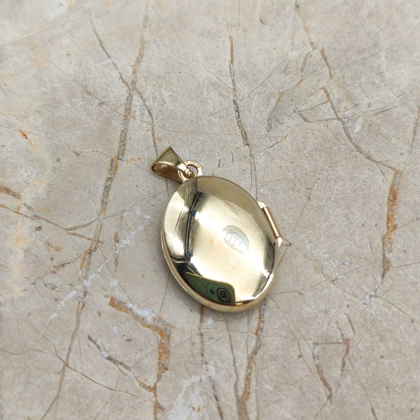 Flower Photo Locket in 9K gold