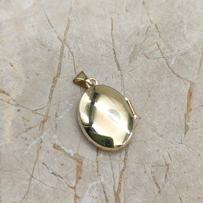 Flower Photo Locket in 9K gold