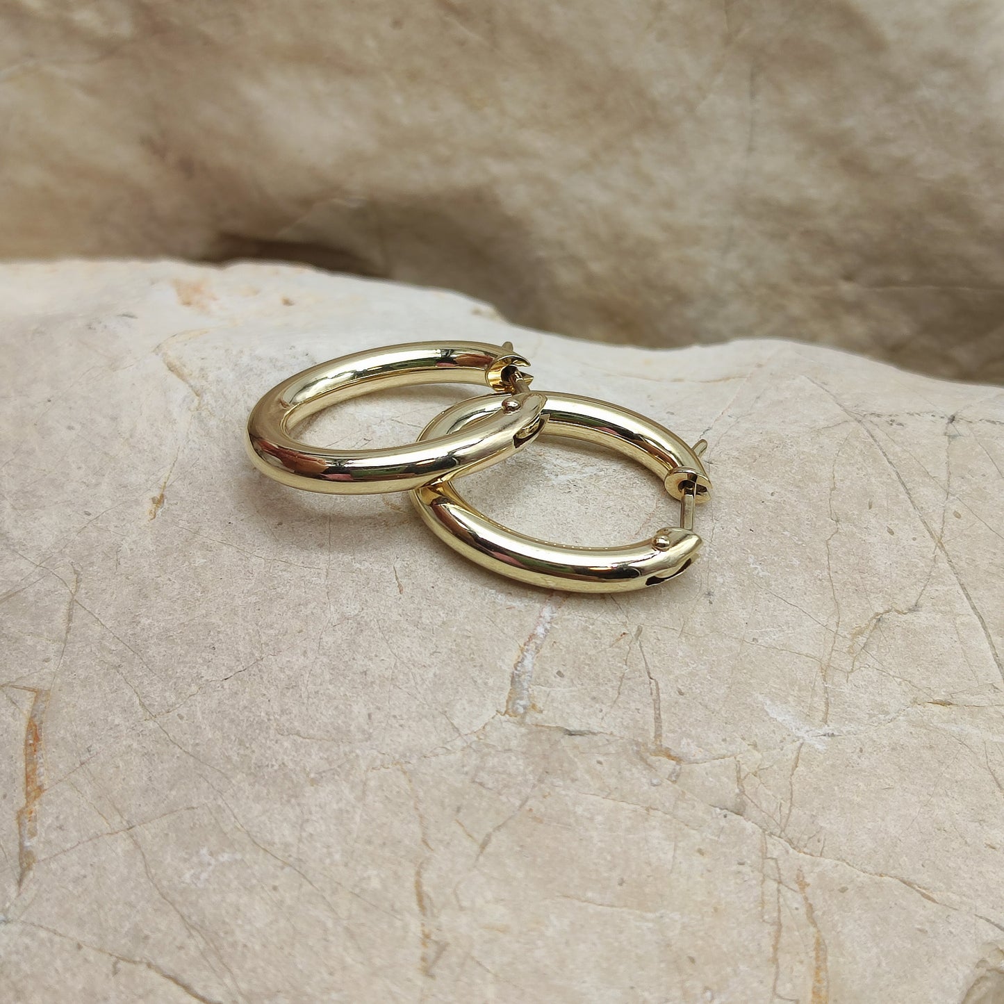 Smooth Oval Earrings in 9K gold