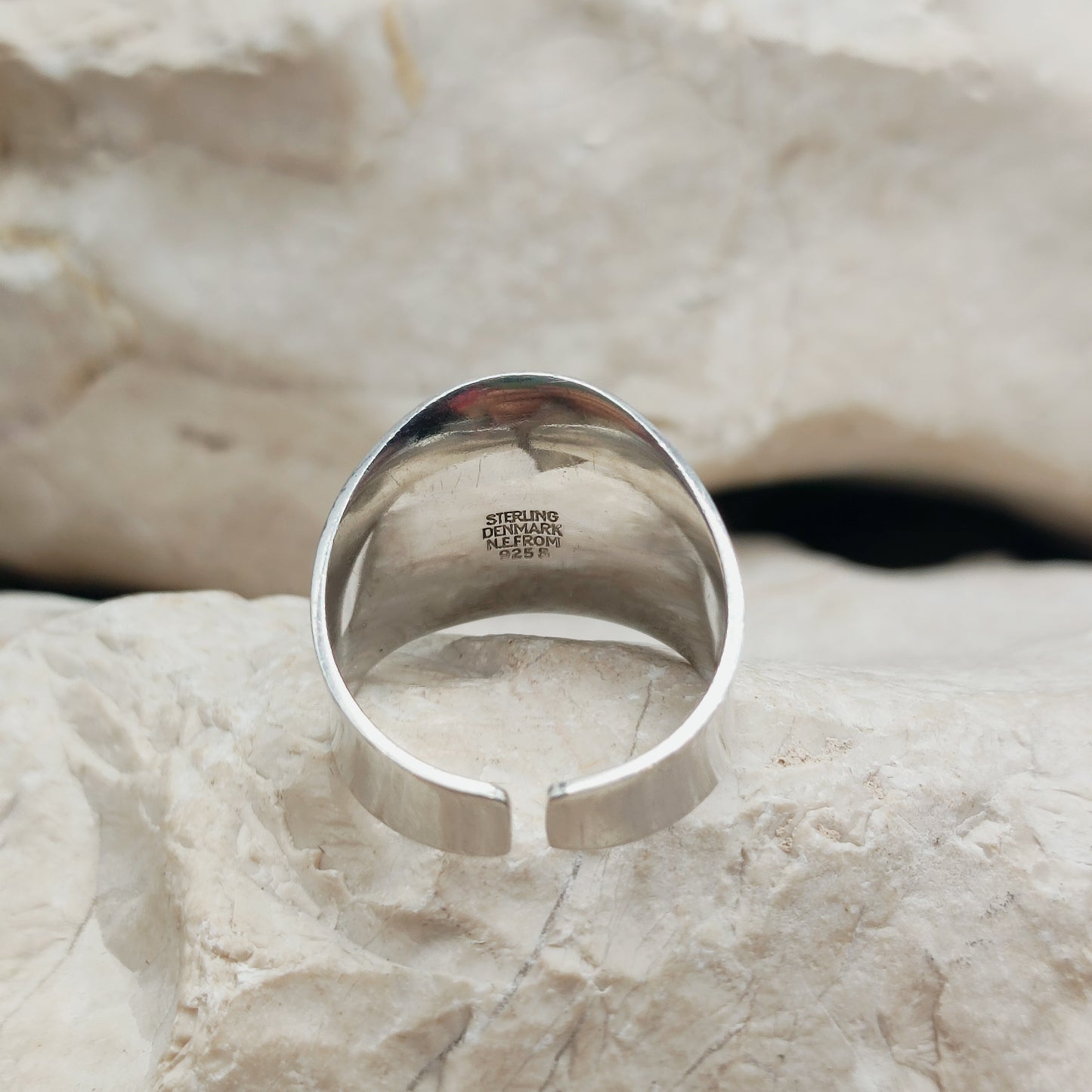 Binnenzijde ring met keurmerk Sterling Denmark N.E. From 925S