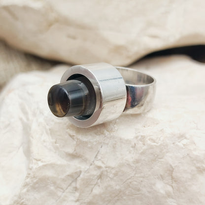 Karl Gustav Hansen ring met rookkwarts in ronde zilveren vorm