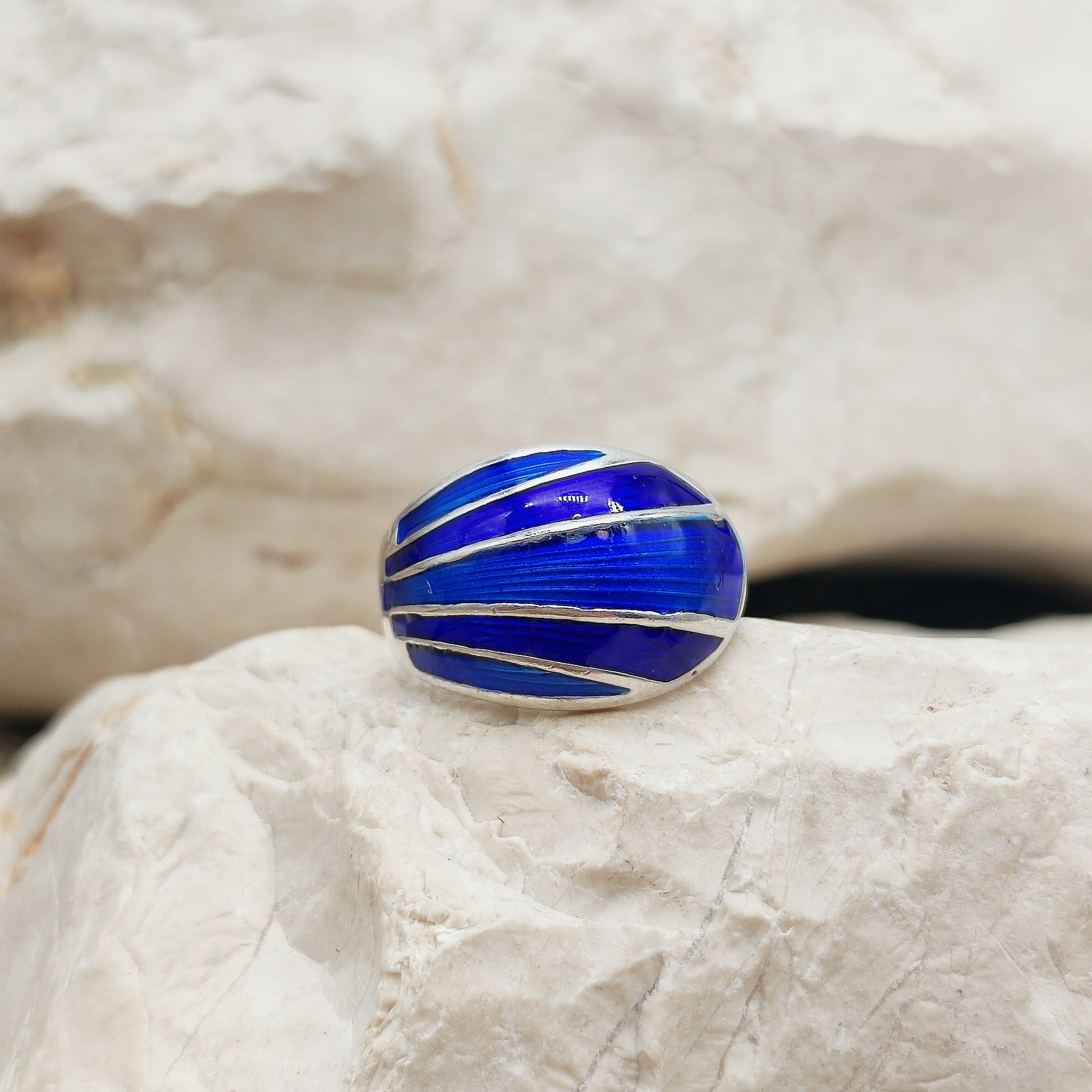 Zilveren ring van David Andersen met kobaltblauw email detail