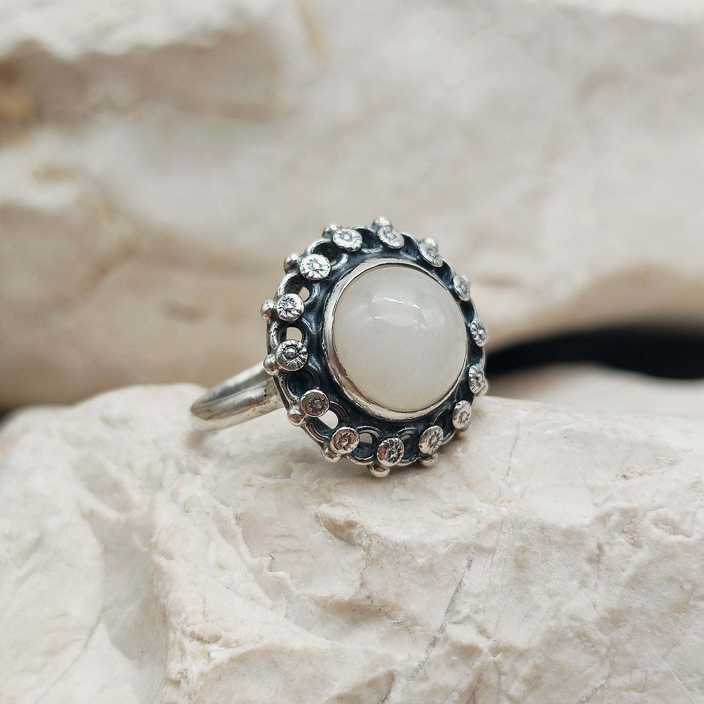 Vintage Interbellum White Quartz Silver Ring