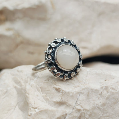 Vintage Interbellum White Quartz Silver Ring