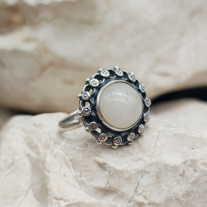 Vintage Interbellum White Quartz Silver Ring