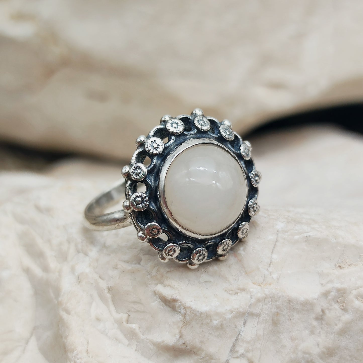 Vintage Interbellum White Quartz Silver Ring