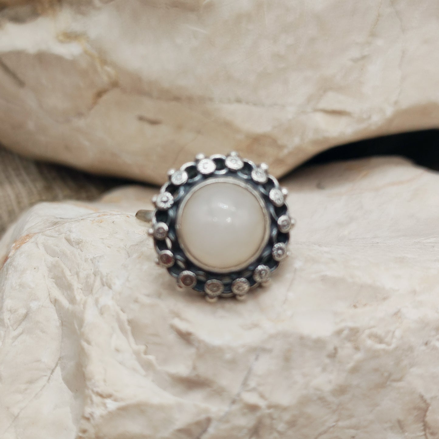 Vintage Interbellum White Quartz Silver Ring