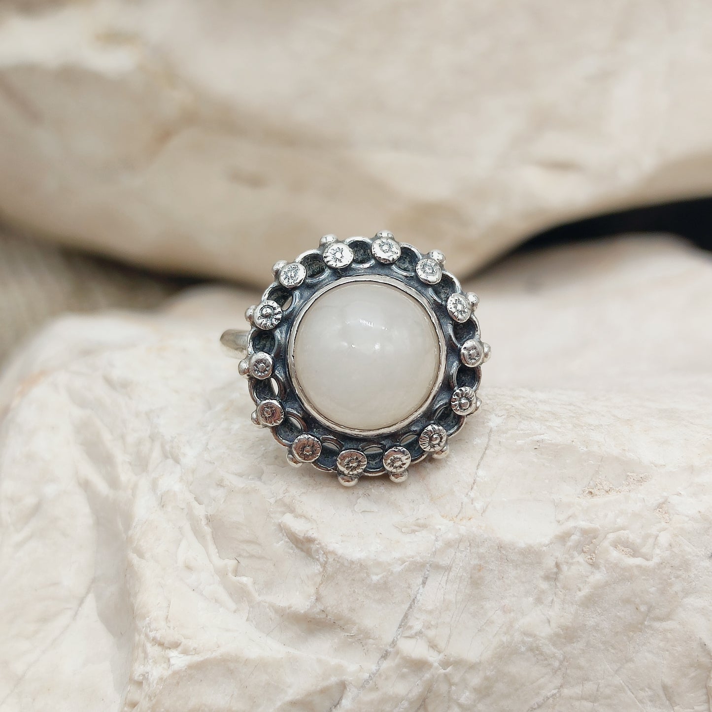 Vintage Interbellum White Quartz Silver Ring
