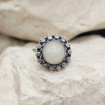 Vintage Interbellum White Quartz Silver Ring