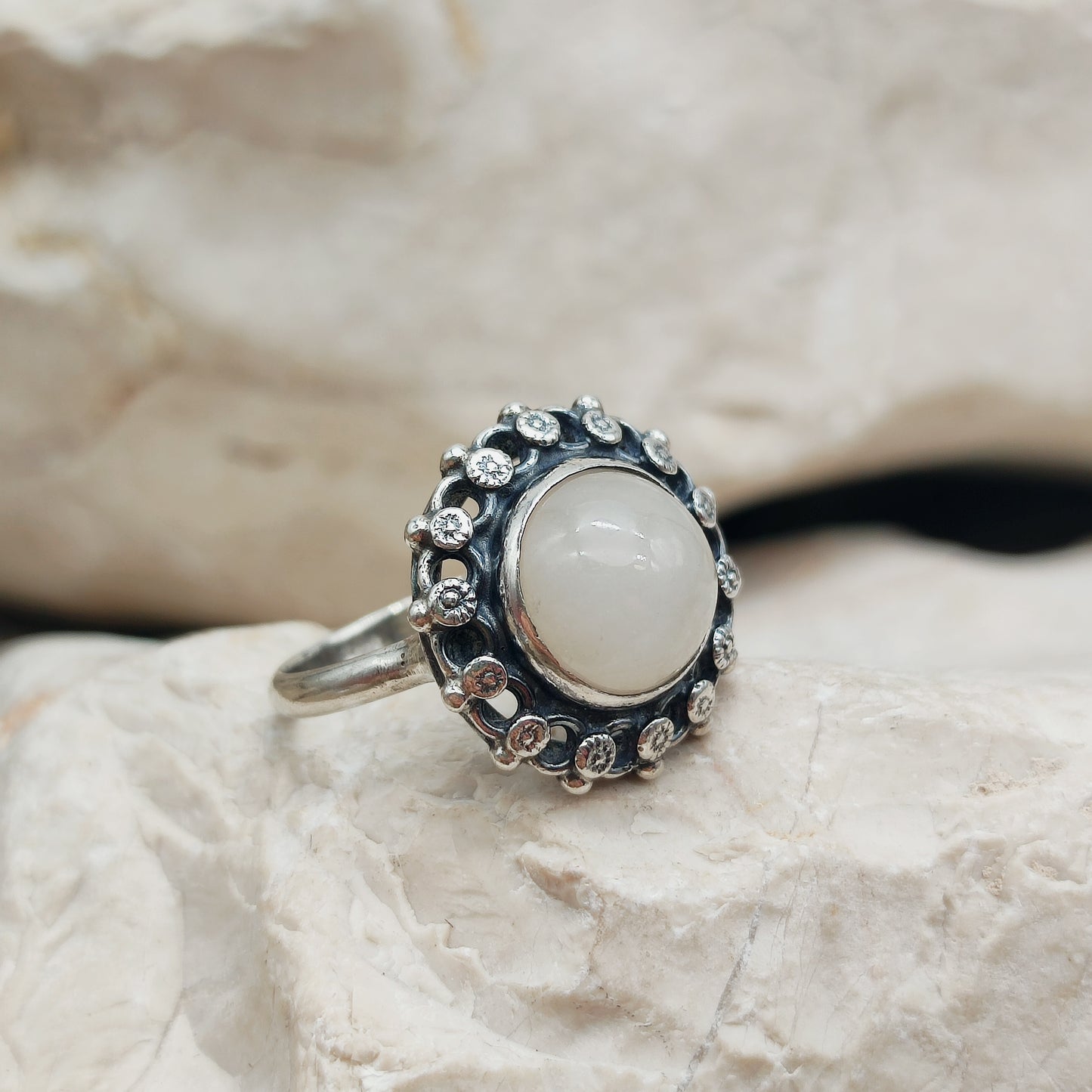 Vintage Interbellum White Quartz Silver Ring