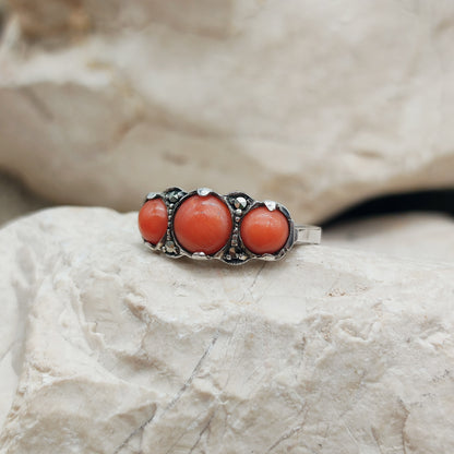 Art Deco silver ring with Coral