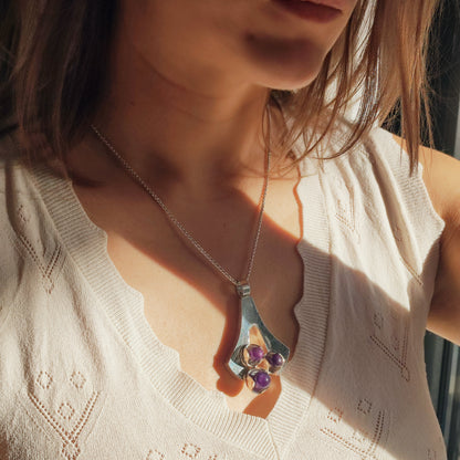 Modernist silver amethyst pendant on 50 cm silver chain