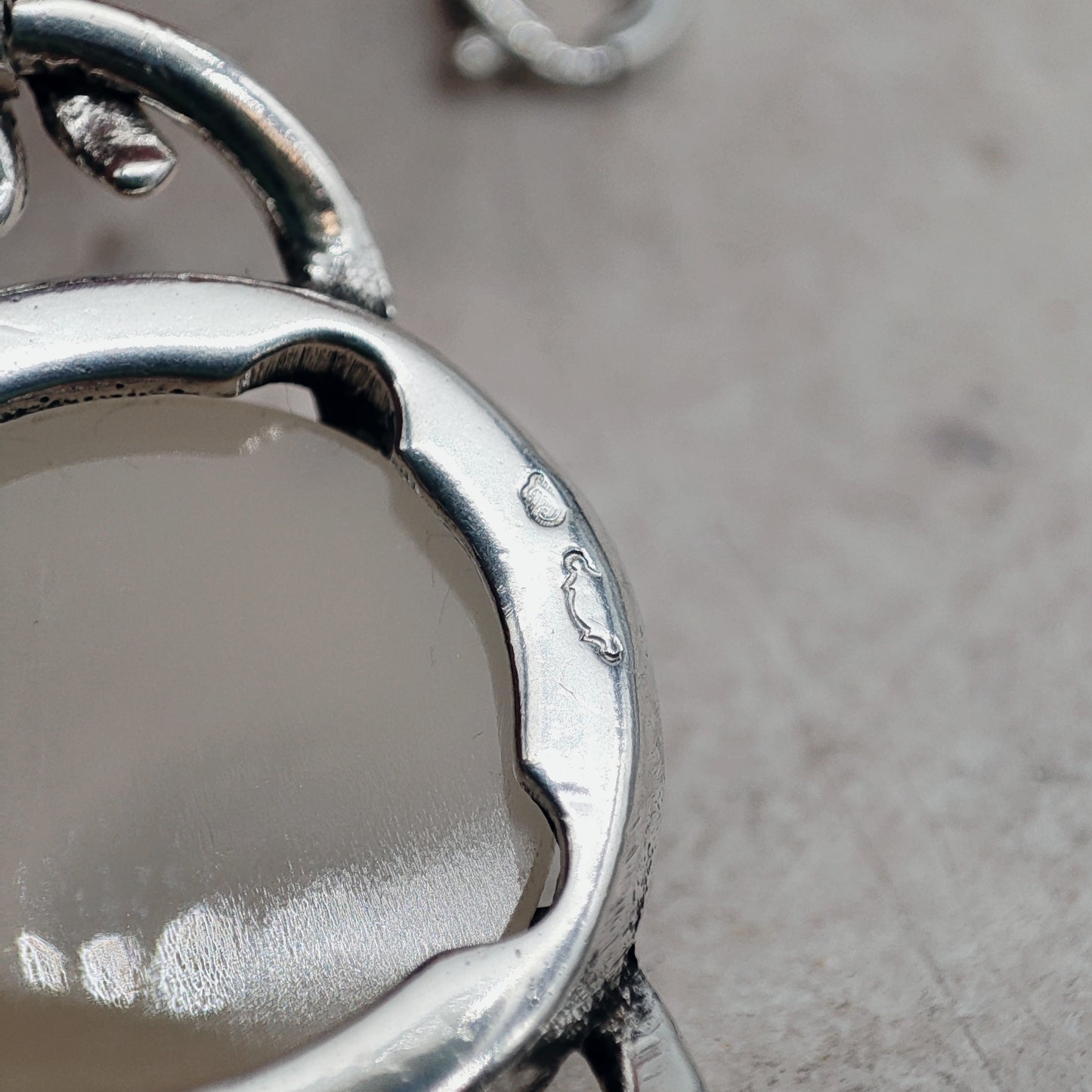 Vintage Silver Bracelet by Reggers with Chalcedony Cabochon (1934–1954)