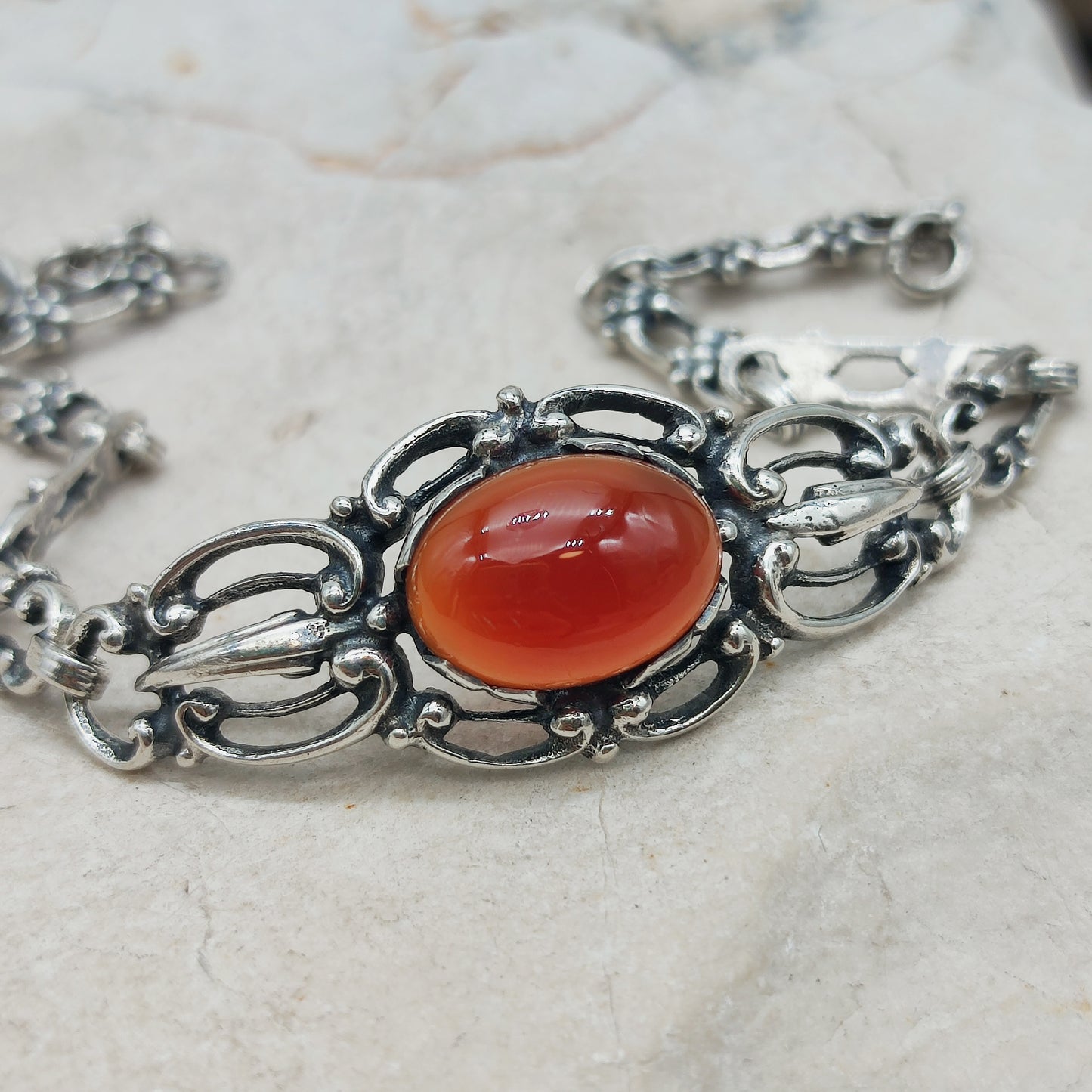 Zilveren armband van Gebroeders Reggers met ovale carneool