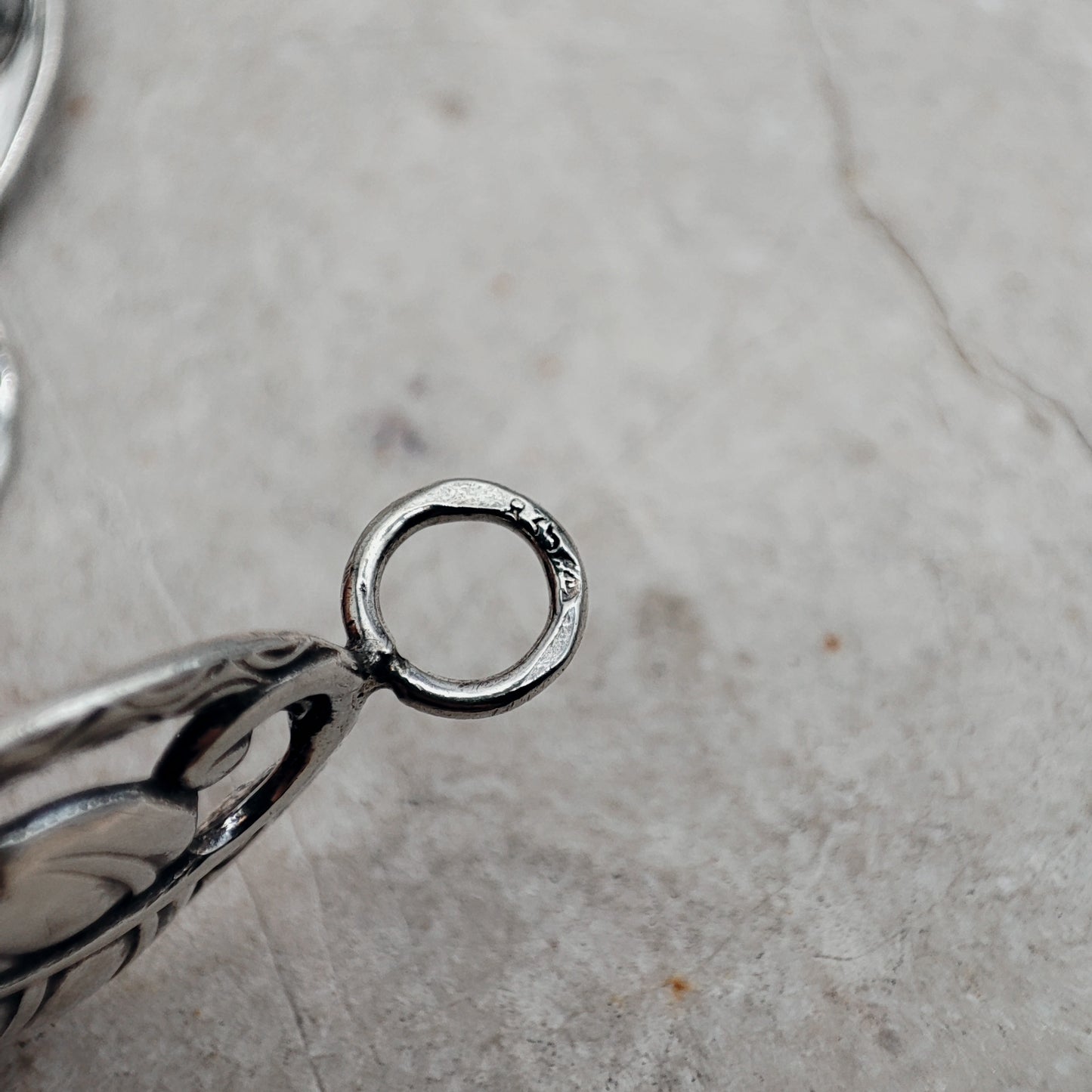 Vintage Art Deco Silver Bracelet with Leaf Panels