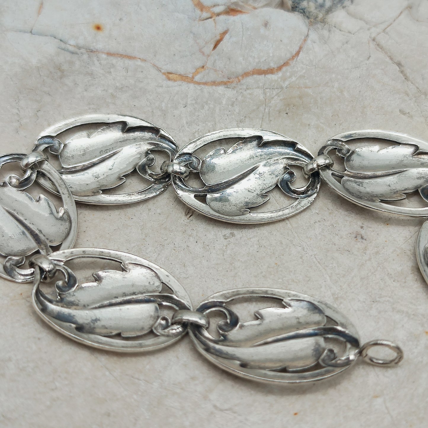 Vintage Art Deco Silver Bracelet with Leaf Panels