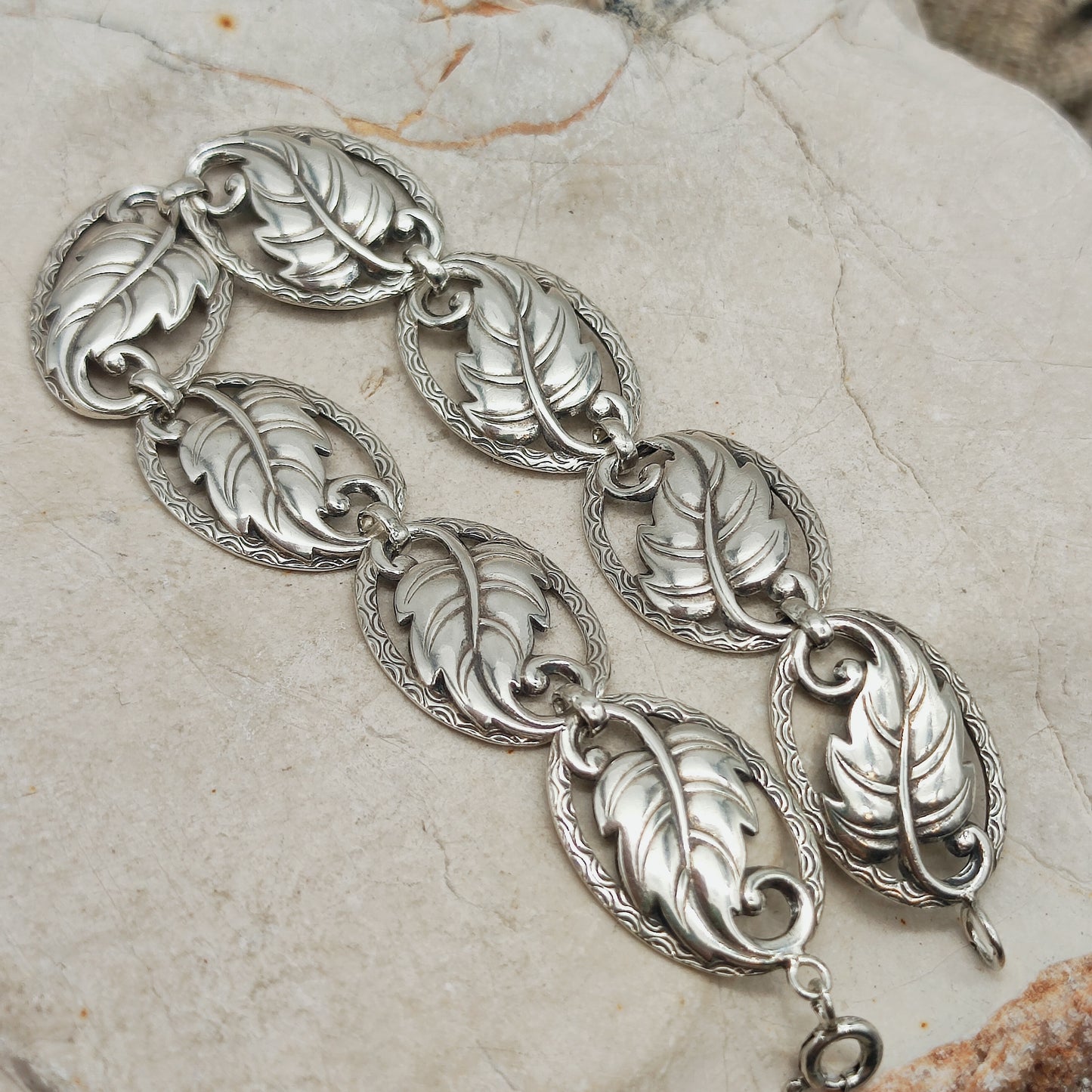 Vintage Art Deco Silver Bracelet with Leaf Panels