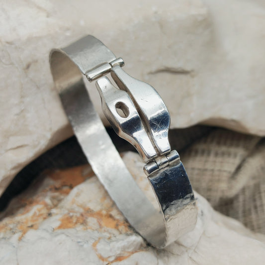 Vintage zilveren armband van Menno Meijer met organisch bovenelement en staafsluiting