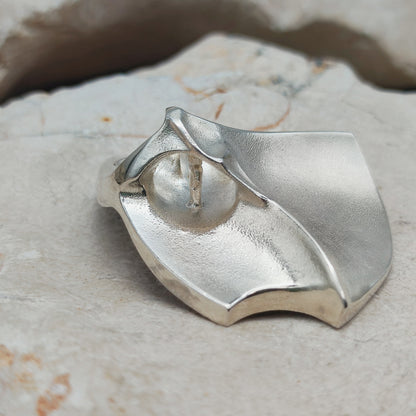 Zijaanzicht van de sculpturale opbouw