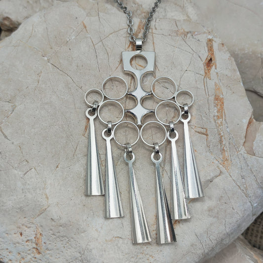 Grote modernistische zilveren hanger van David Andersen Noorwegen jaren 1960 aan platte ankerschakelketting