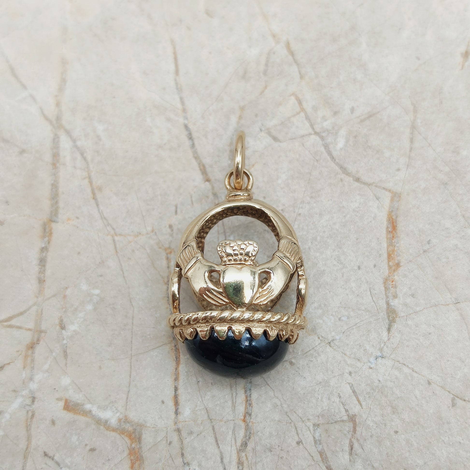 vintage claddagh pendant 9ct gold garnet birmingham 1993 front view