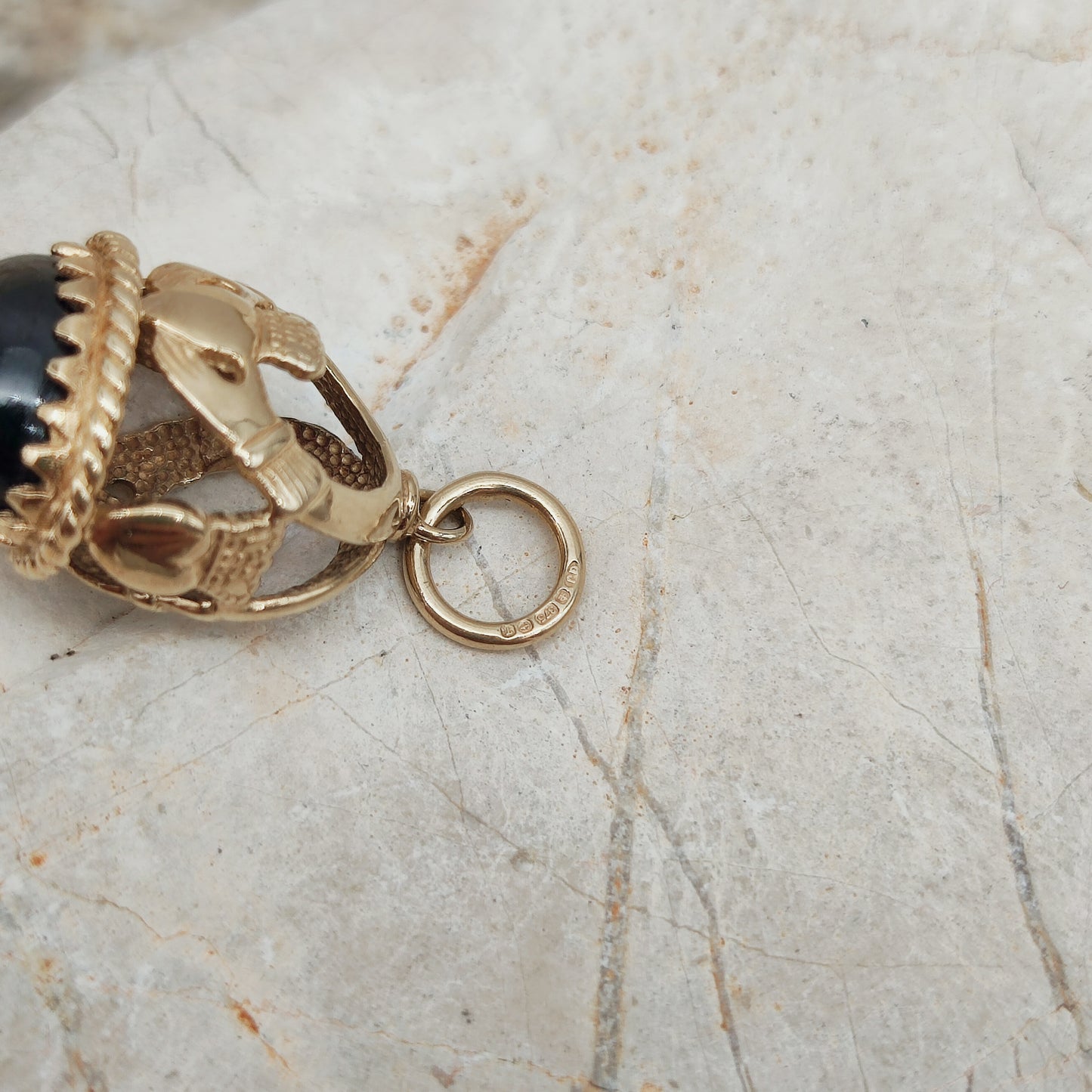 Vintage Claddagh Pendant 9ct Gold