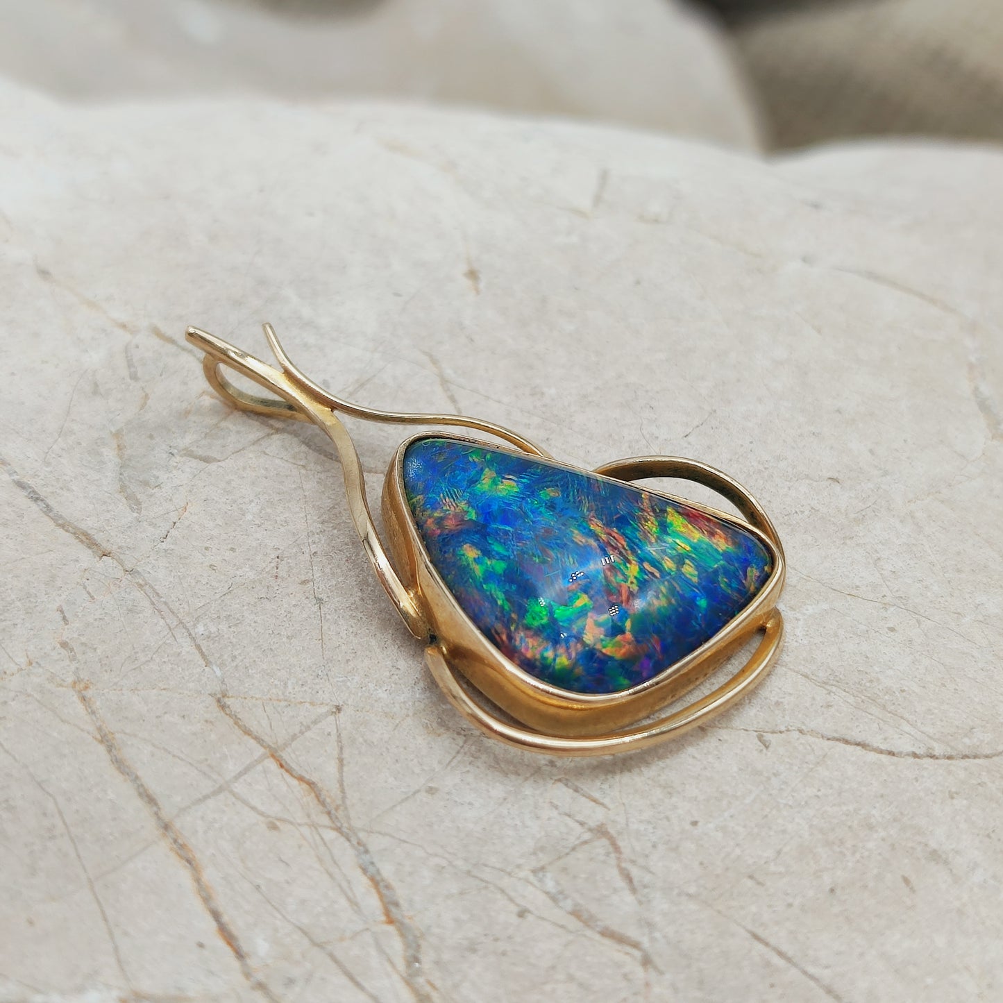 Vintage 9ct Gold Opal Pendant – ca 1970s