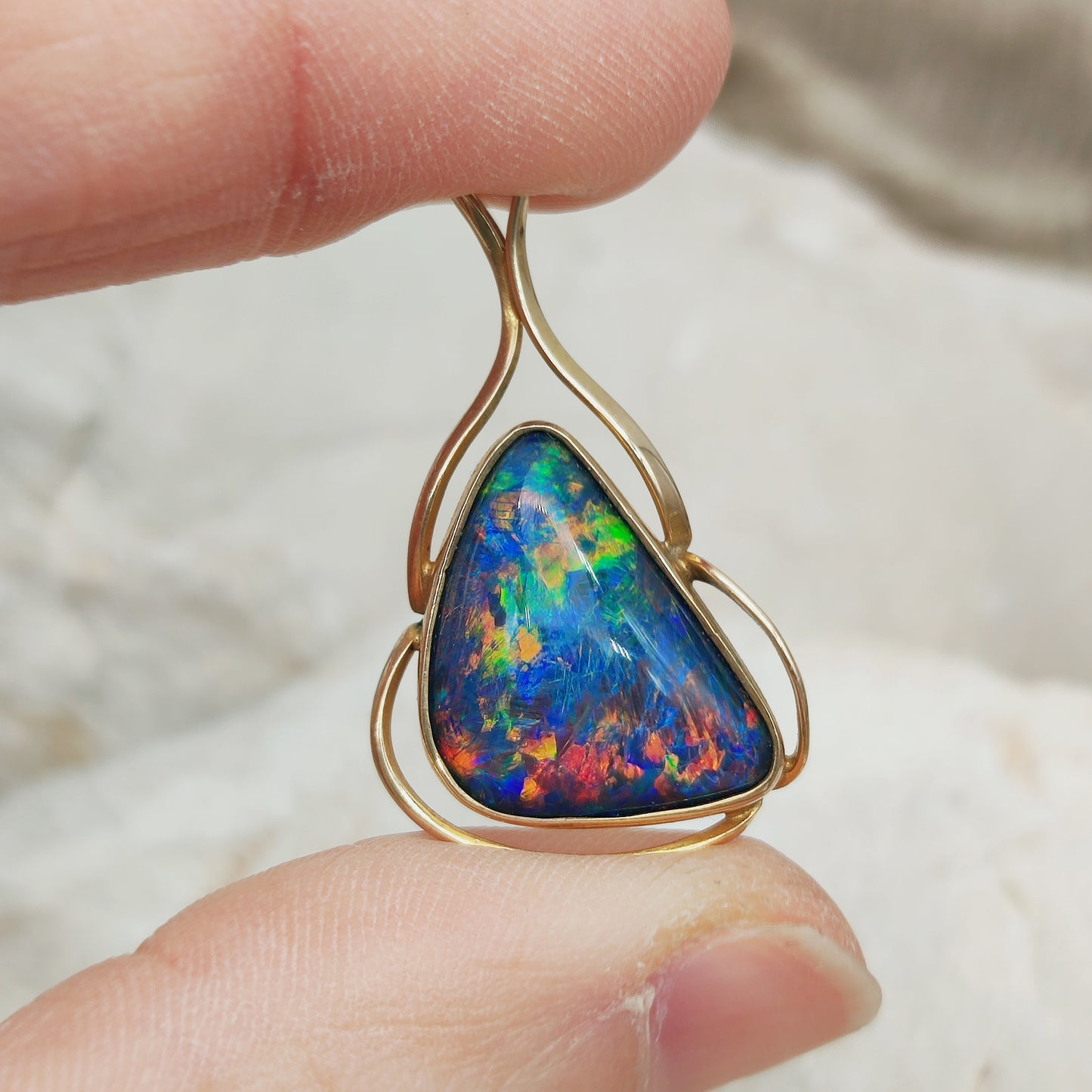Vintage 9ct Gold Opal Pendant – ca 1970s