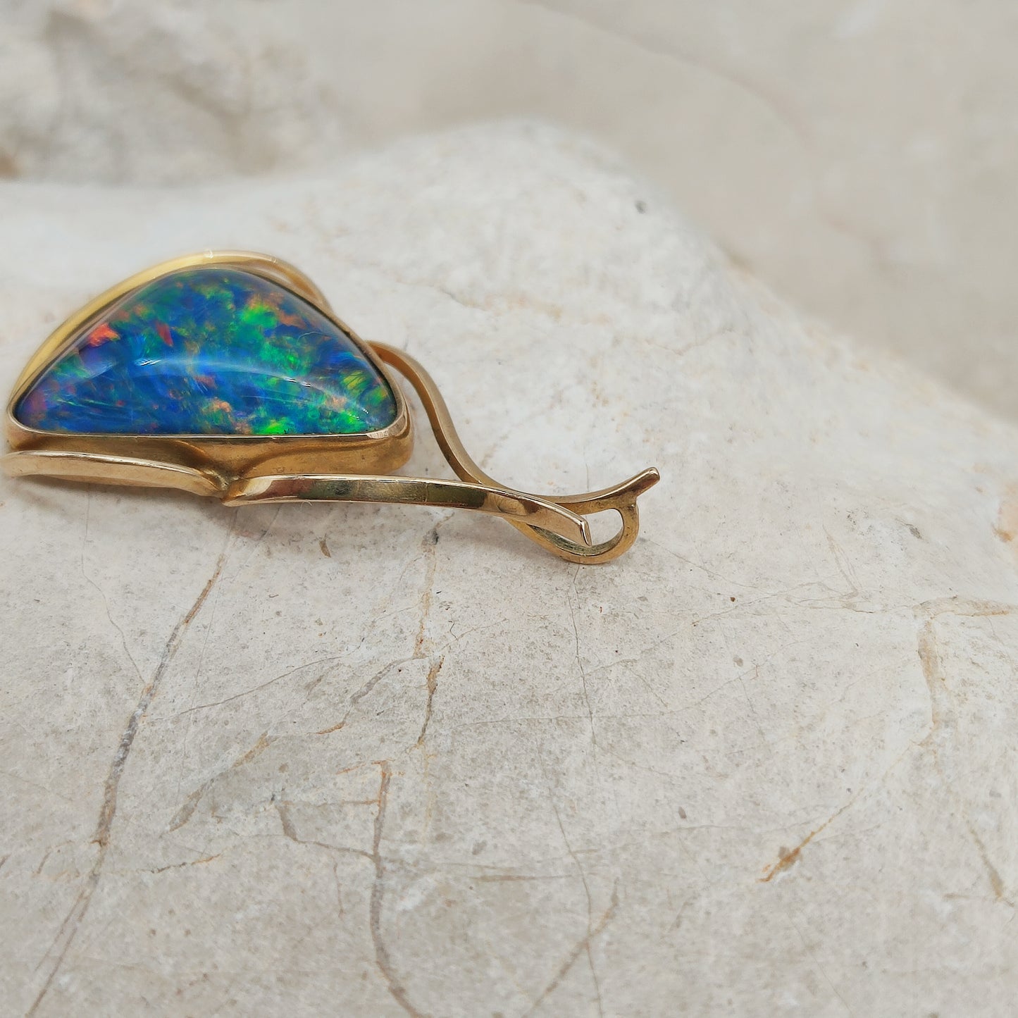 Vintage 9ct Gold Opal Pendant – ca 1970s