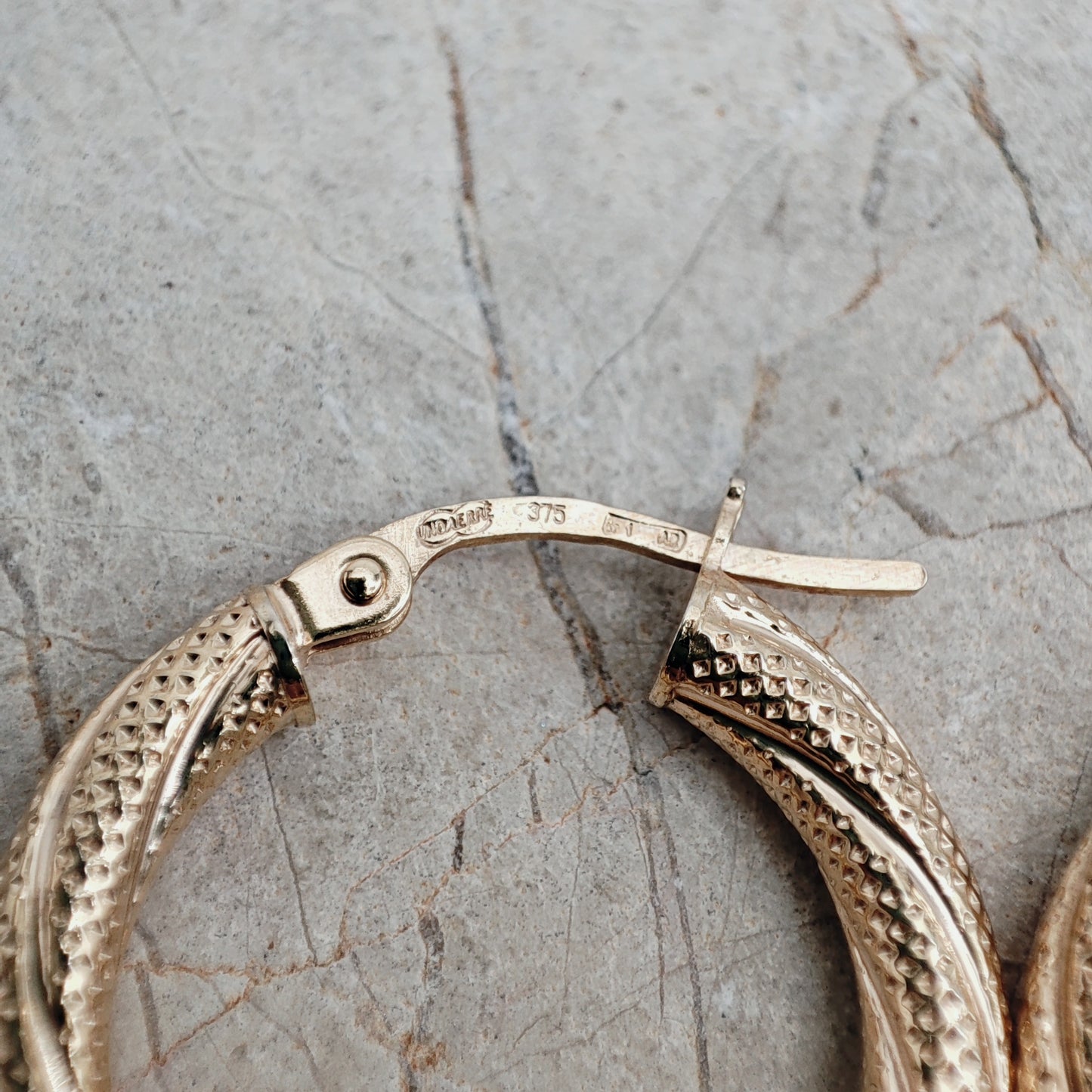 Vintage 9ct Gold Hoop Earrings by UnoAErre