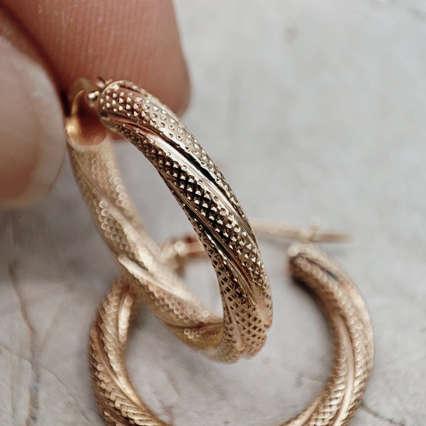 Vintage 9ct Gold Hoop Earrings by UnoAErre