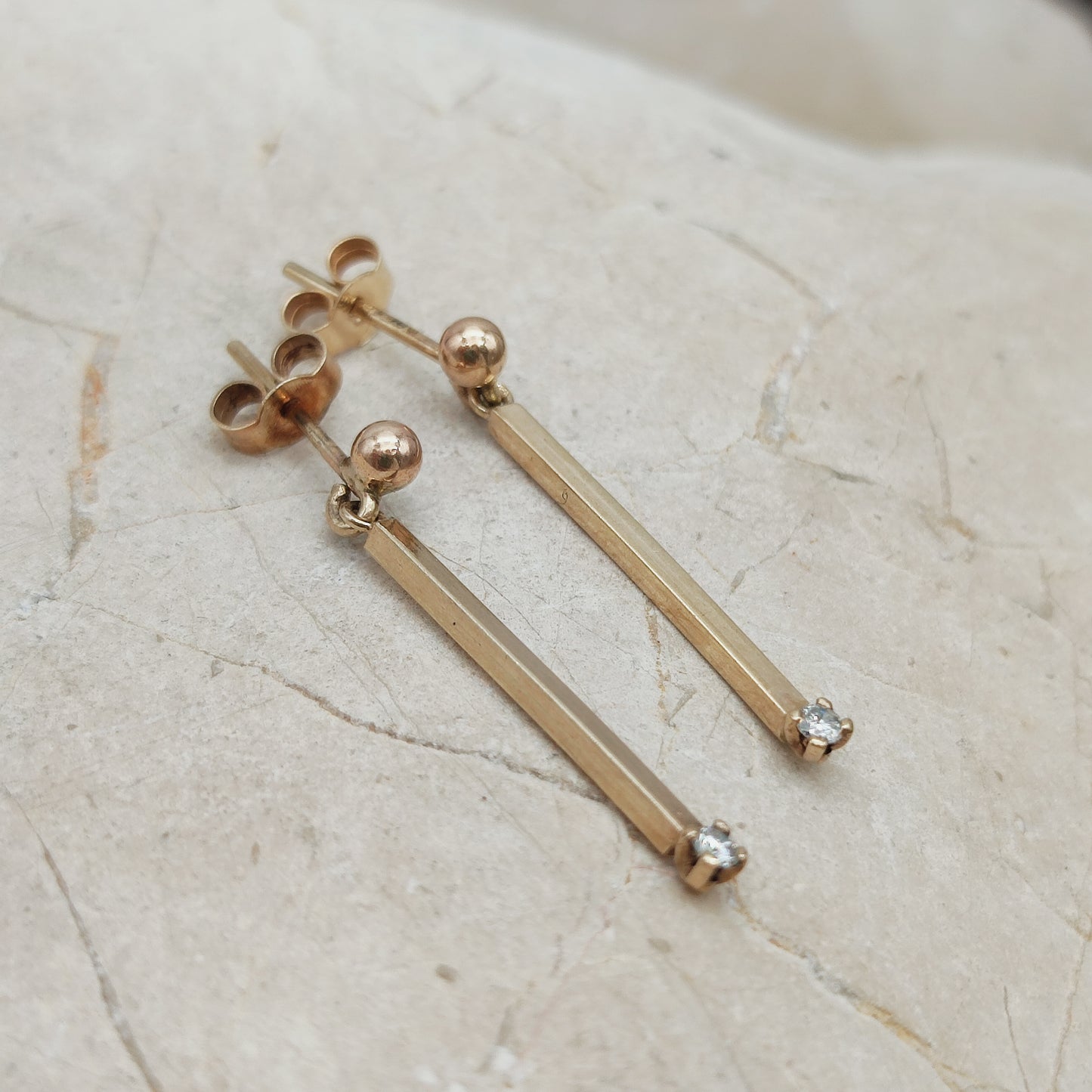 Vintage 9ct Gold Diamond Bar Drop Earrings – London 1981