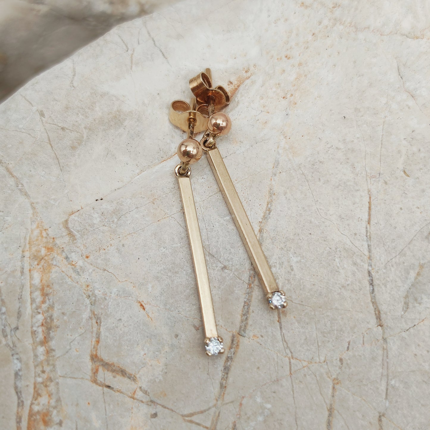 Vintage 9ct Gold Diamond Bar Drop Earrings – London 1981