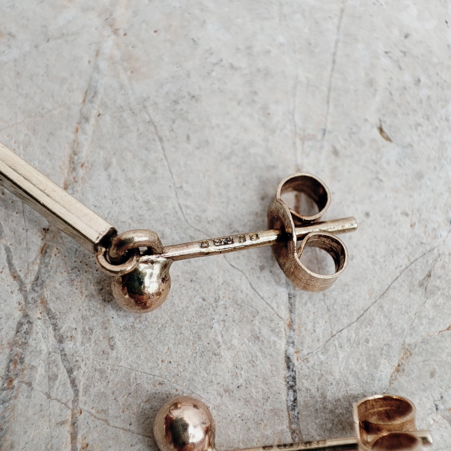 Vintage 9ct Gold Diamond Bar Drop Earrings – London 1981