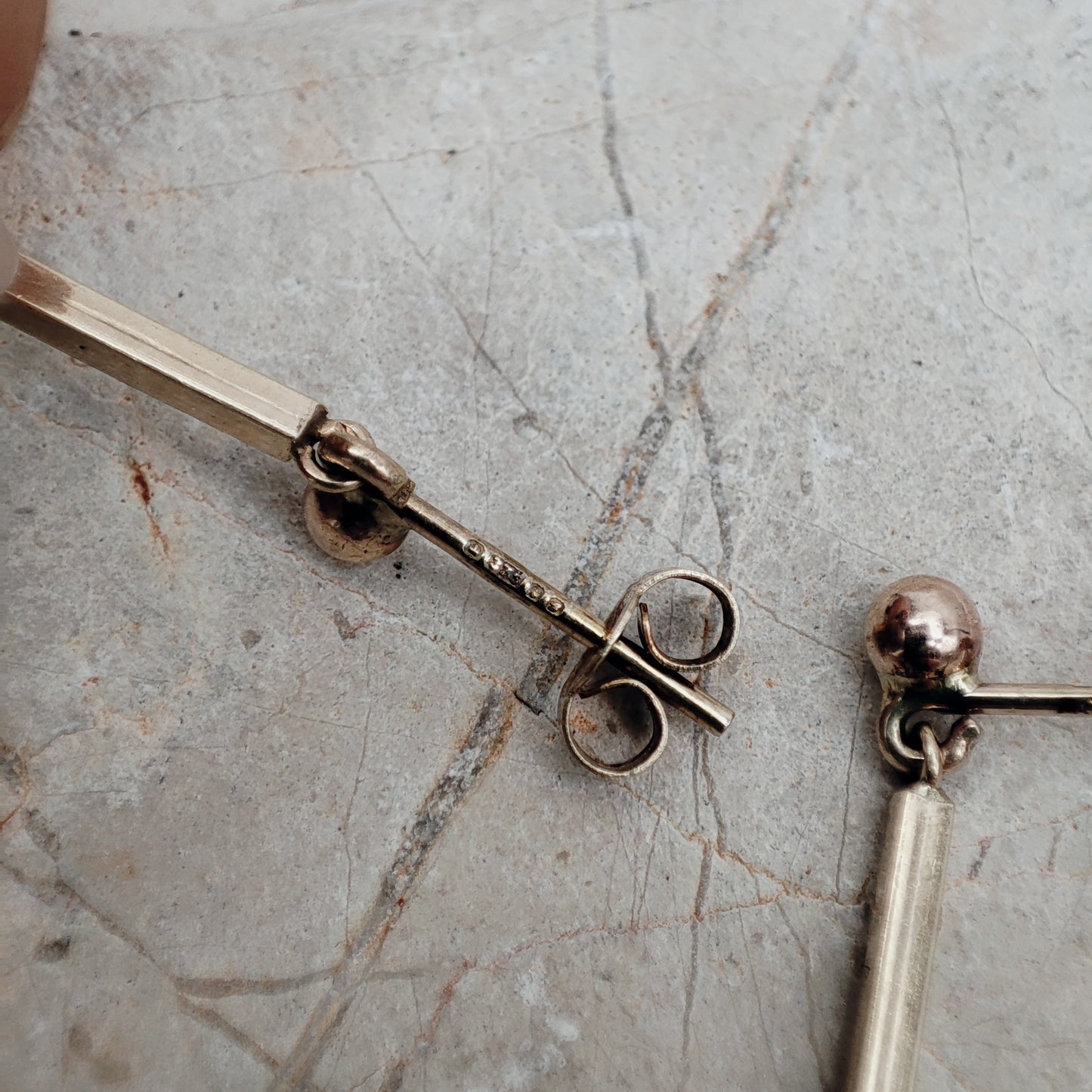 Vintage 9ct Gold Diamond Bar Drop Earrings – London 1981