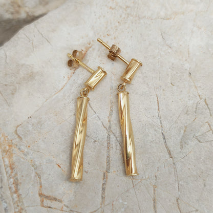 Vintage 9 karaat gouden oorbellen met getorste hanger