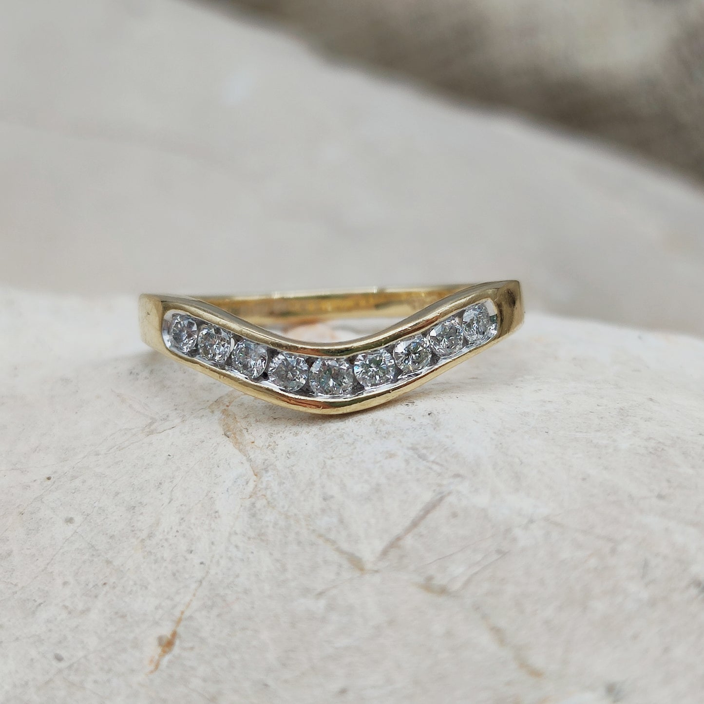 Curved Diamond Band 0.25 ct 18K Gold