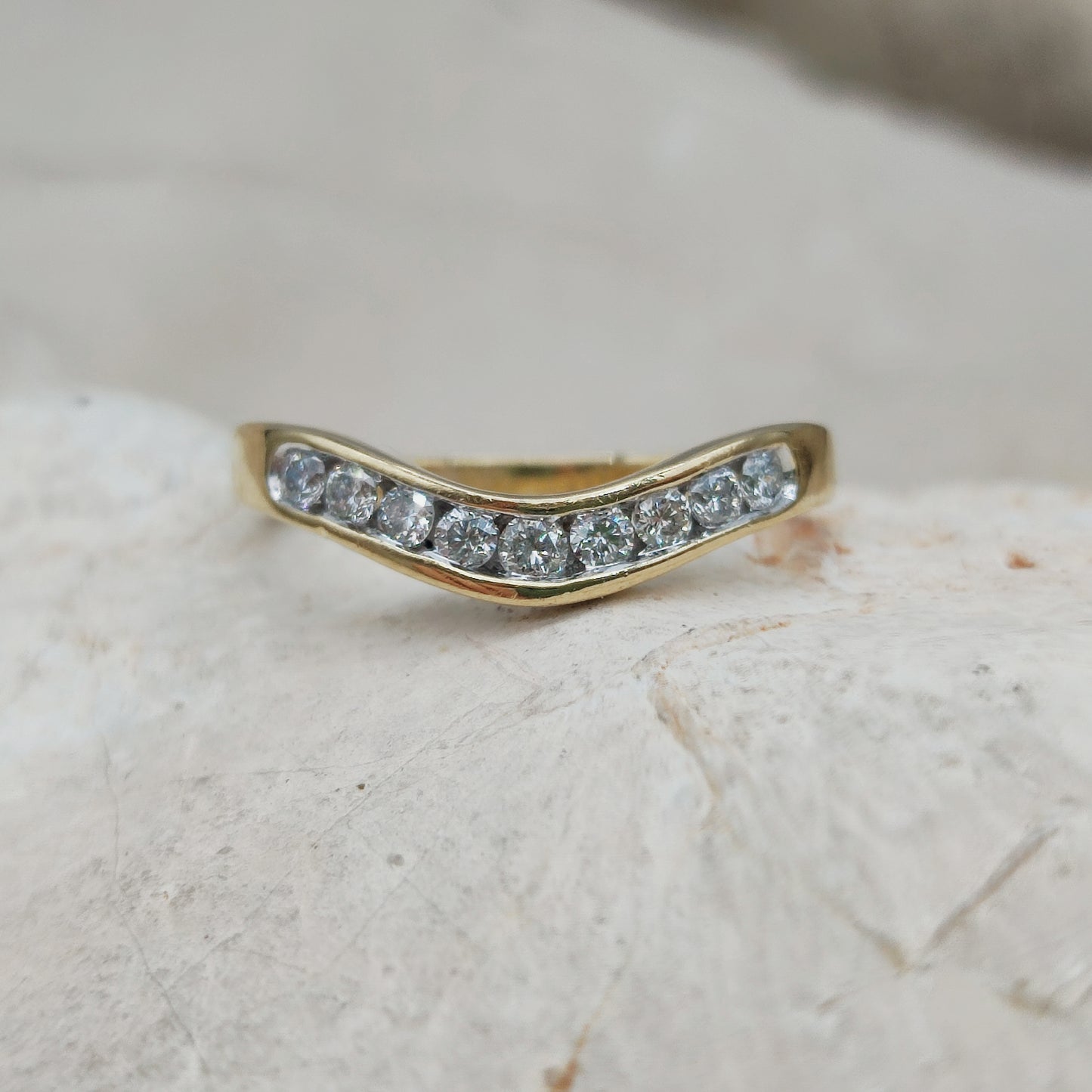 Curved Diamond Band 0.25 ct 18K Gold