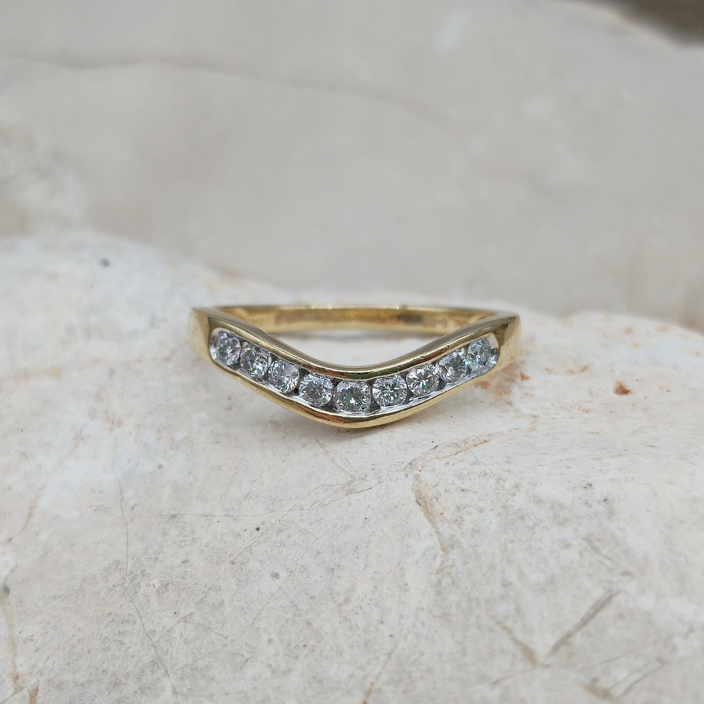 Curved Diamond Band 0.25 ct 18K Gold