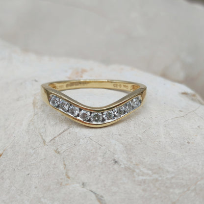 Curved Diamond Band 0.25 ct 18K Gold
