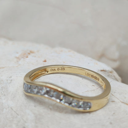 Curved Diamond Band 0.25 ct 18K Gold