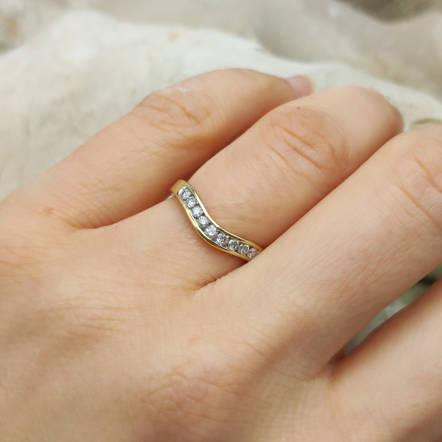 Curved Diamond Band 0.25 ct 18K Gold