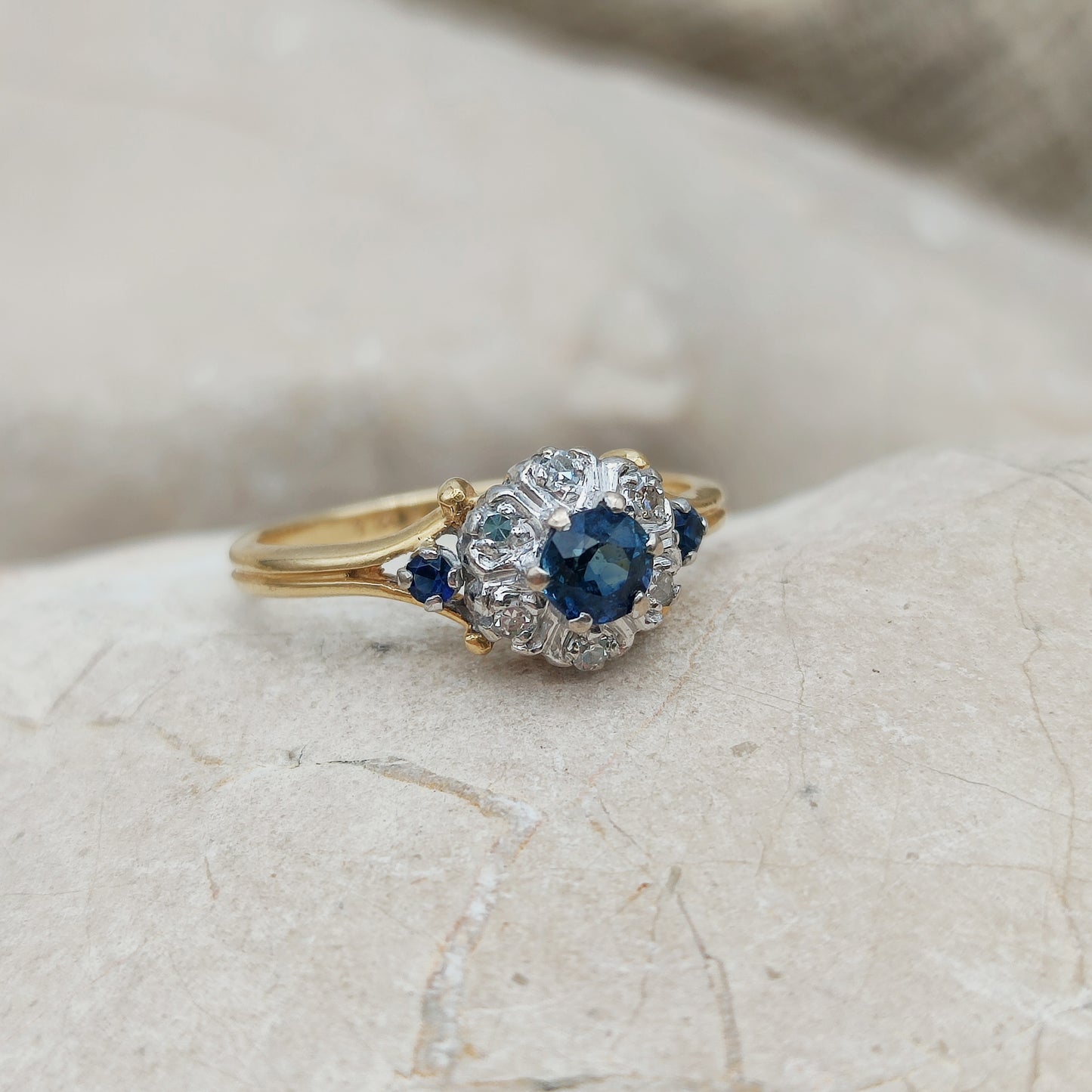 Vintage Sapphire Diamond Cluster Ring in 18K Gold