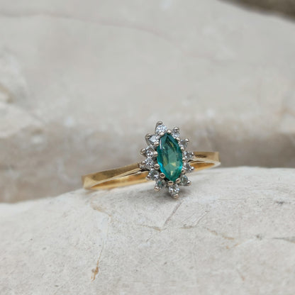 Vintage emerald and diamond cluster ring 18ct gold London 1985