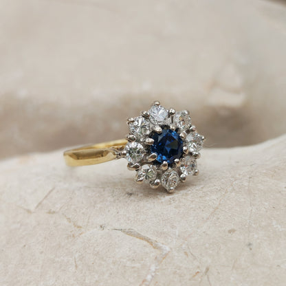 Vintage 18k Gold Sapphire Diamond Daisy Ring – 0.53ct Diamond Cluster