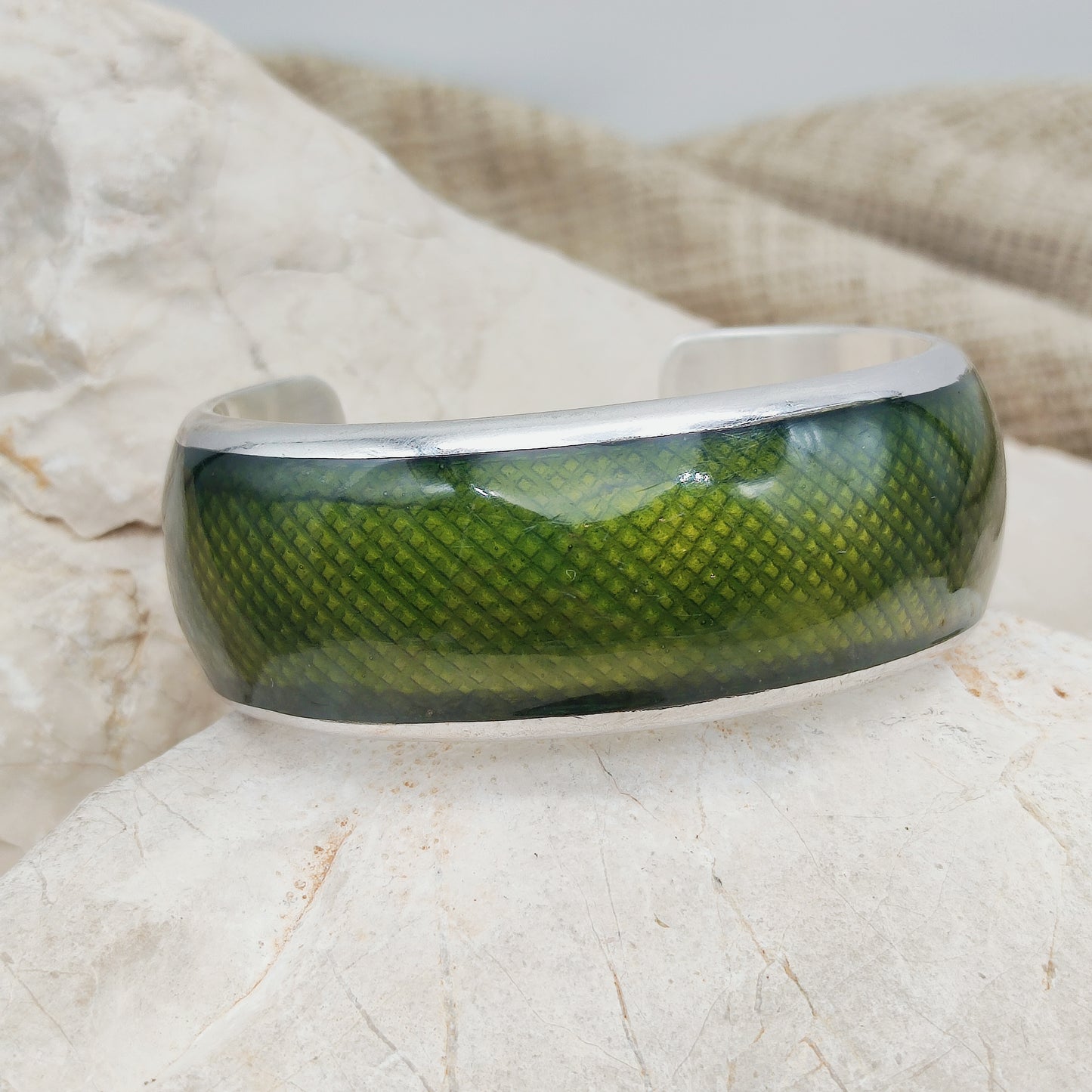Brede Gori cuffarmband van Italiaans 925 zilver met donkergroen guilloché-email.
