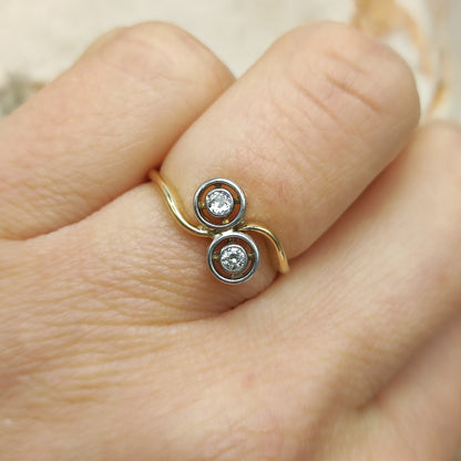Art Deco Diamond Toi & Moi Ring in 18 Carat Gold
