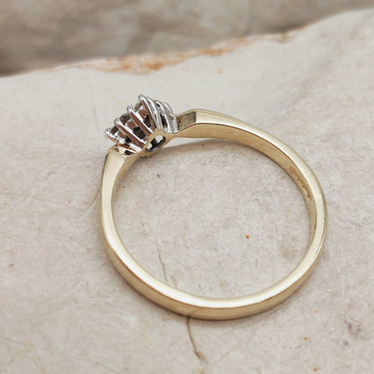 9 Carat gold vintage ring with Diamond Square Cluster
